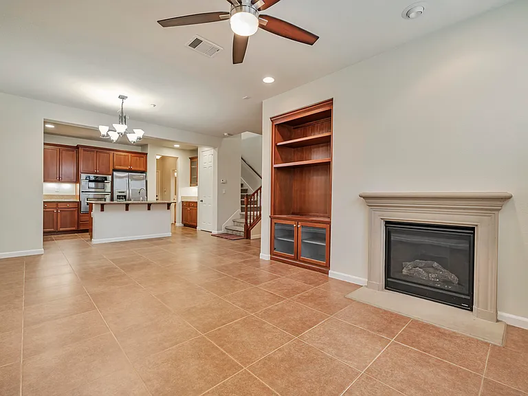 5266 Fioli Loop — Photo 3