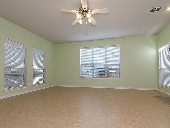 3rd image of 1729 Forsythe Dr