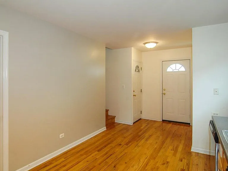 1433 W Oakdale Ave #2 — Photo 4