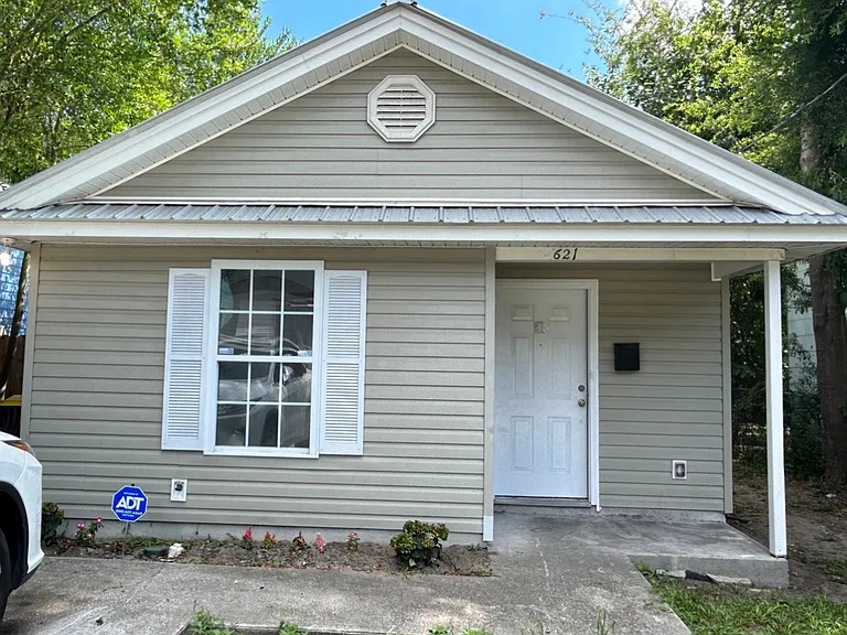 621 Kline St — Photo 1