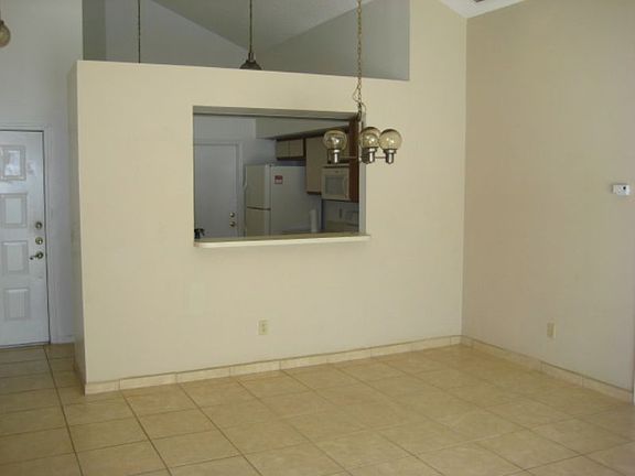 5th image of 186 Hidden Springs Cir