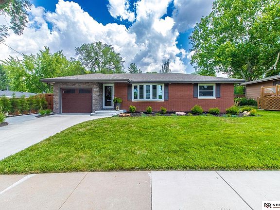 3rd image of 7220 York Ln
