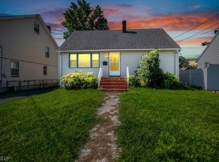 923 Hampden St, Linden, NJ 07036