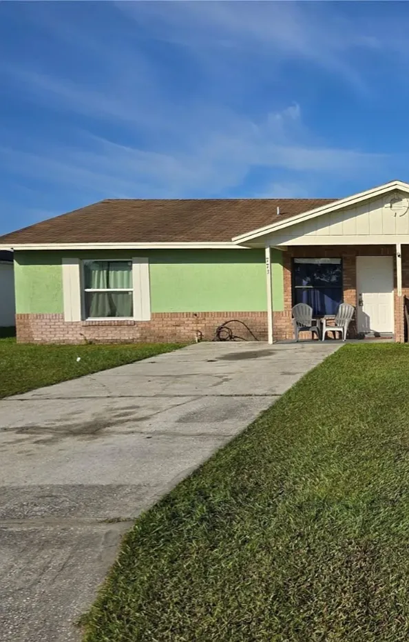 3 bed, 1200 sqft, $1,900 — Photo 2