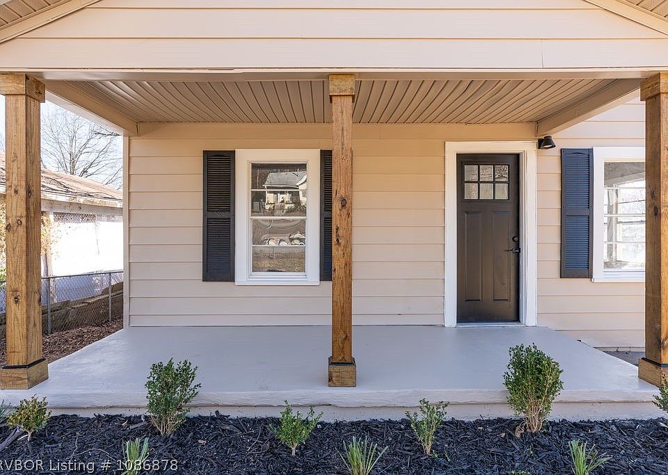 1st image of 1702 Alma Blvd