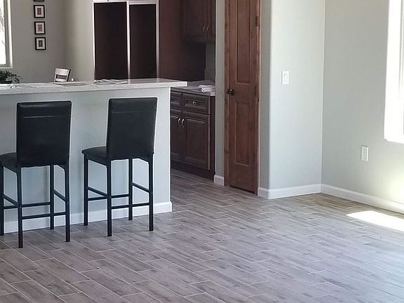 5th image of 906 E Florida Saddle Dr