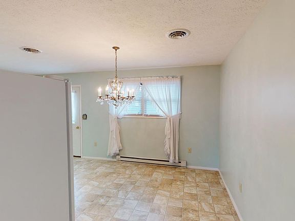 5th image of 73 Redwood Ln