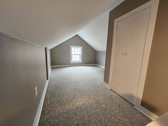 3rd image of 716 S Court Ave