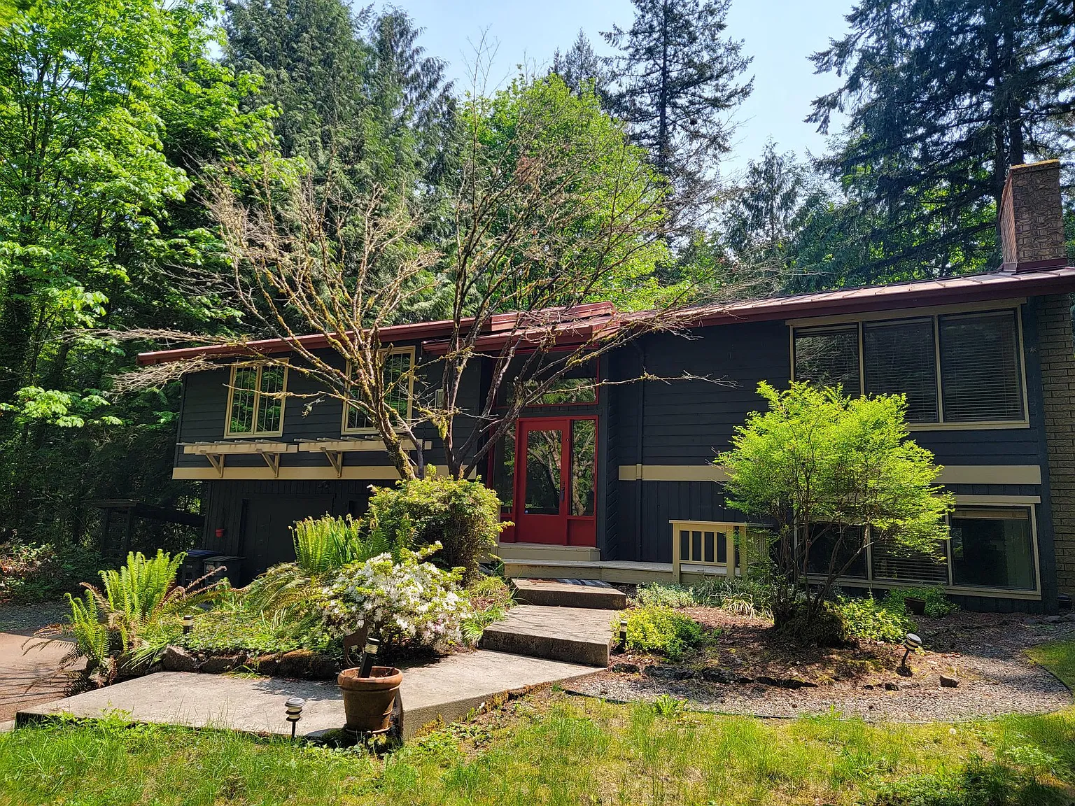 3 bed, 1990 sqft, $4,100 — Photo 1