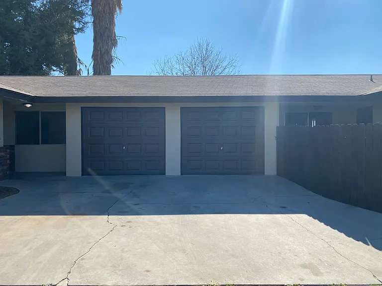Attached single vehicle garage