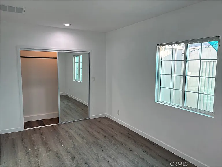 7501 1/2 Corbin Ave — Photo 10