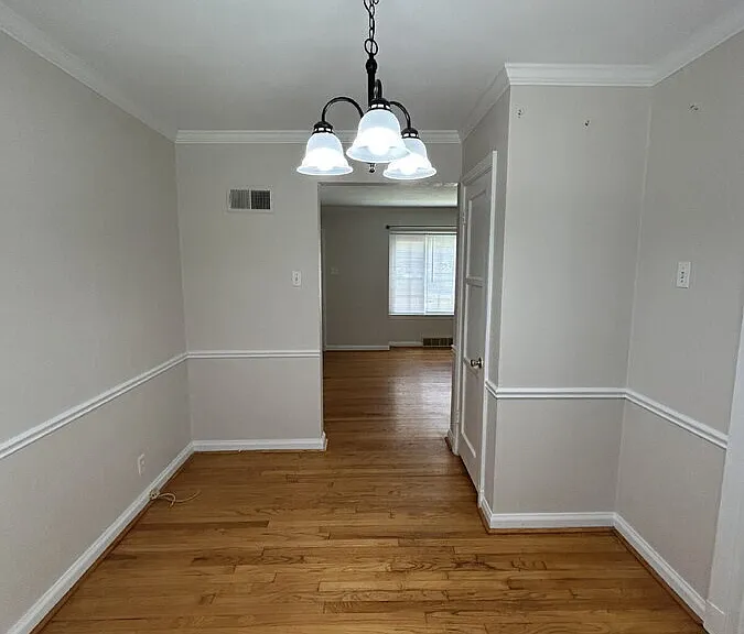 9724 Greenwood Ter — Photo 5