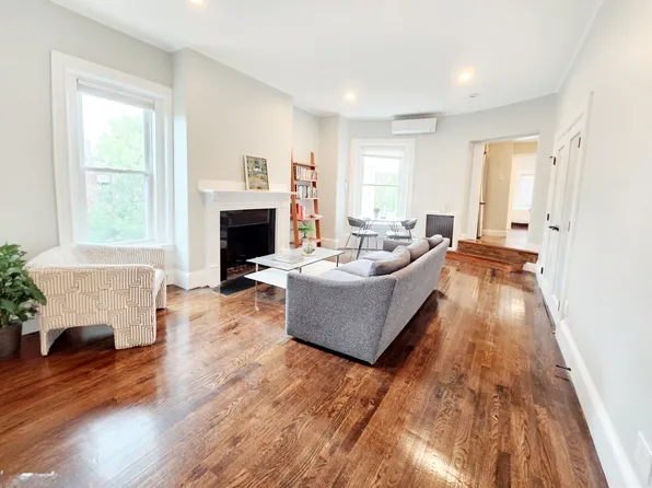 1880 Beacon St APT 5, Brookline, MA 02445