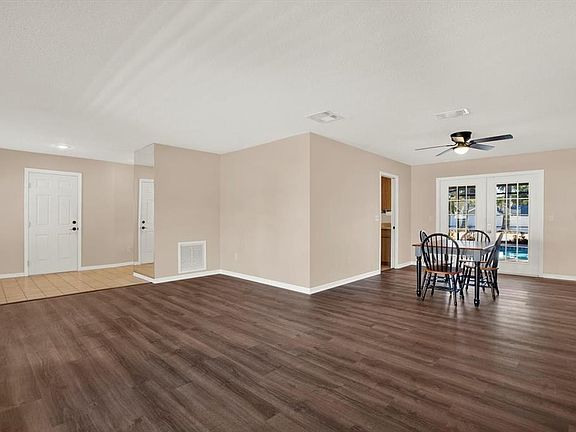 4th image of 401 Running Horse Rd