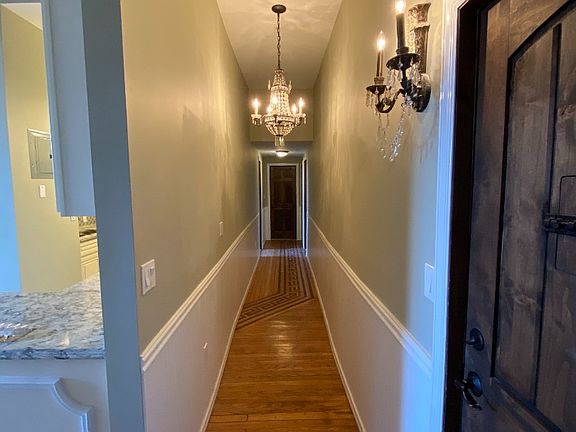 5th image of 155 Beacon Hill Dr APT 2