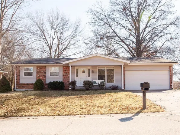 3538 Ridgewood Dr, Saint Charles, MO 63303