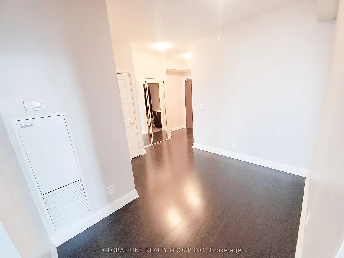 Building Photo - 7161 Yonge St #2632