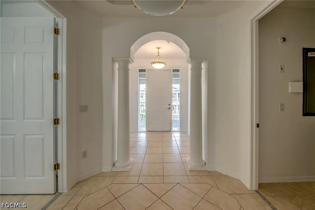 2 bed, 2.0 bath, 1429 sqft, $1,550 — Photo 4