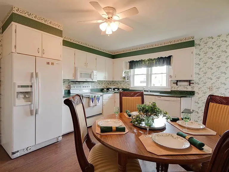 402 Lee Ave — Photo 15