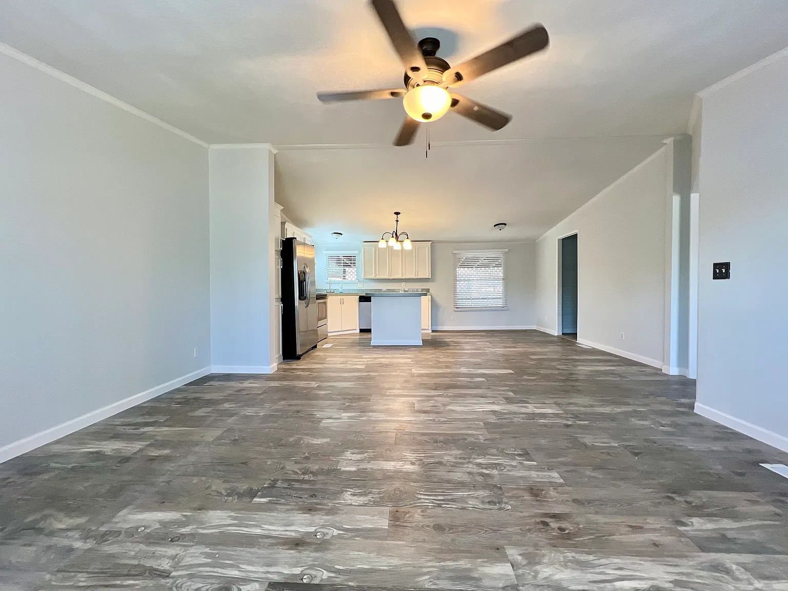 1377 Bradfield Cir — Photo 3