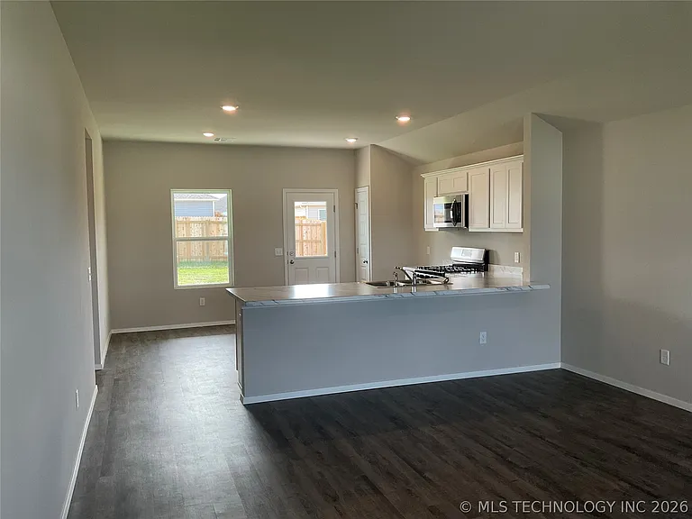1519 N 81st St — Photo 3