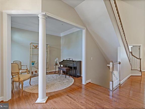 4th image of 8325 Meadowsweet Rd #8325