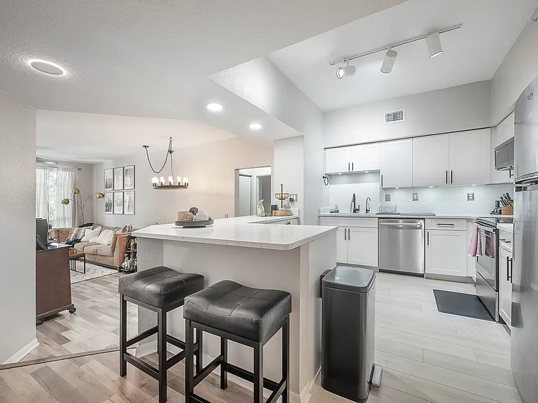410 S Armenia Ave #928 — Photo 1