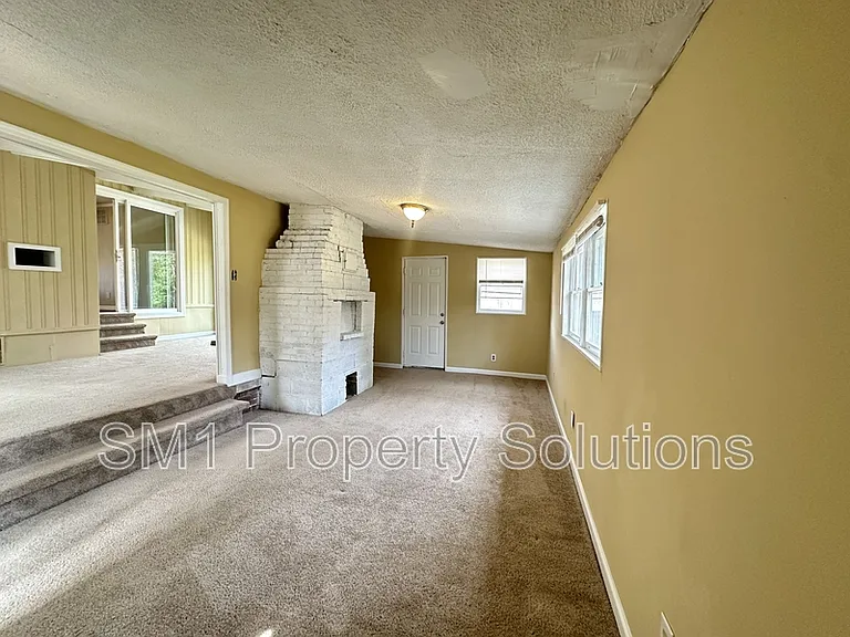 626 Memphis St — Photo 13