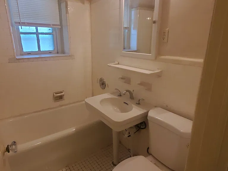 122 Argyle Rd #1 — Photo 10