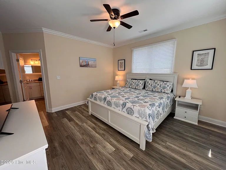 3307 Emerald Dr #EAST — Photo 11