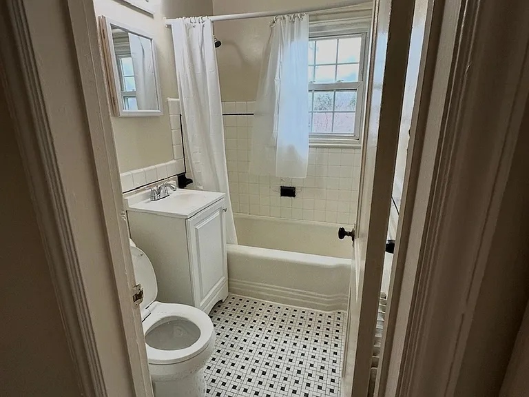 5733 Washington Blvd #5 — Photo 4