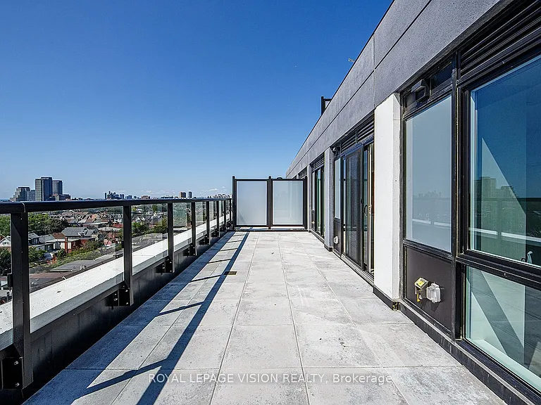 858 Dupont St #728 — Photo 43