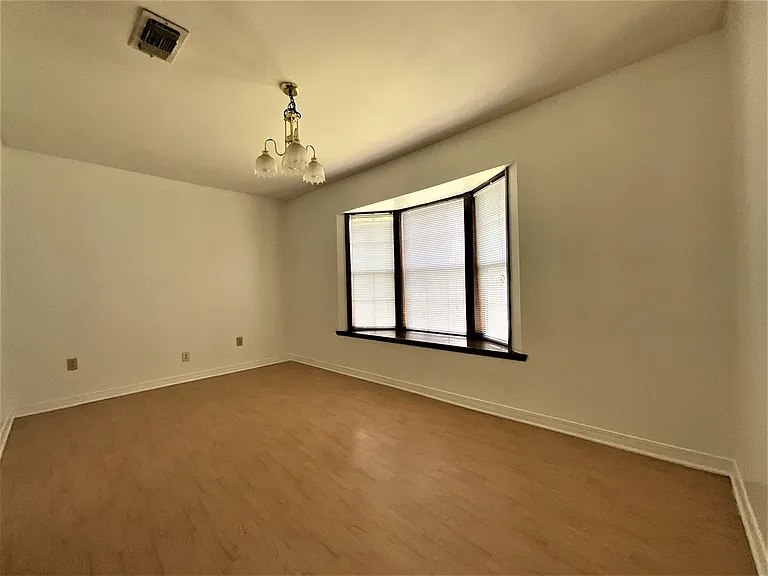 1692 Stacey St — Photo 3