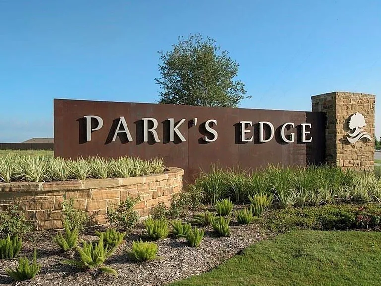 1107 Lakes Edge Ln — Photo 44