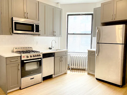 Rented by Bohemia Realty Group | media 7