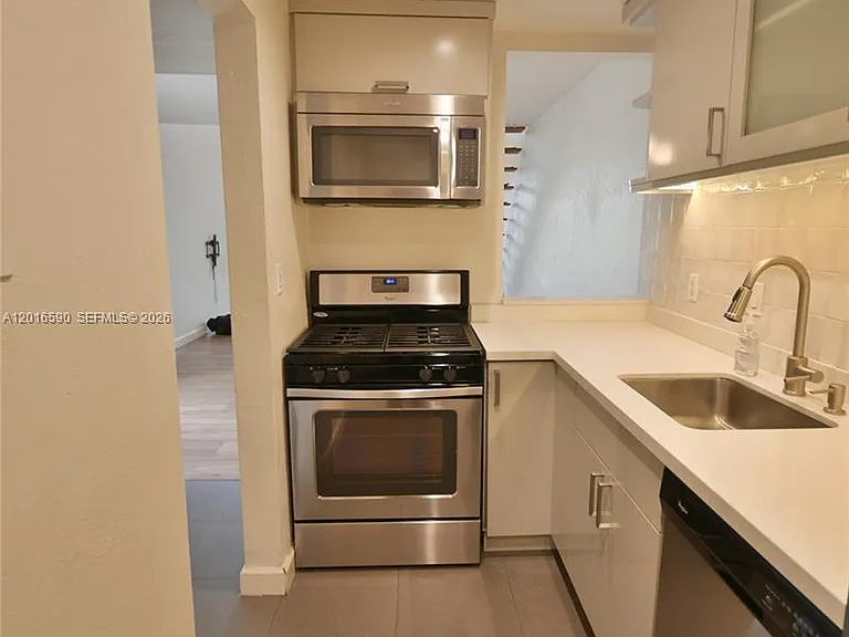 6884 N Kendall Dr #C401 — Photo 23