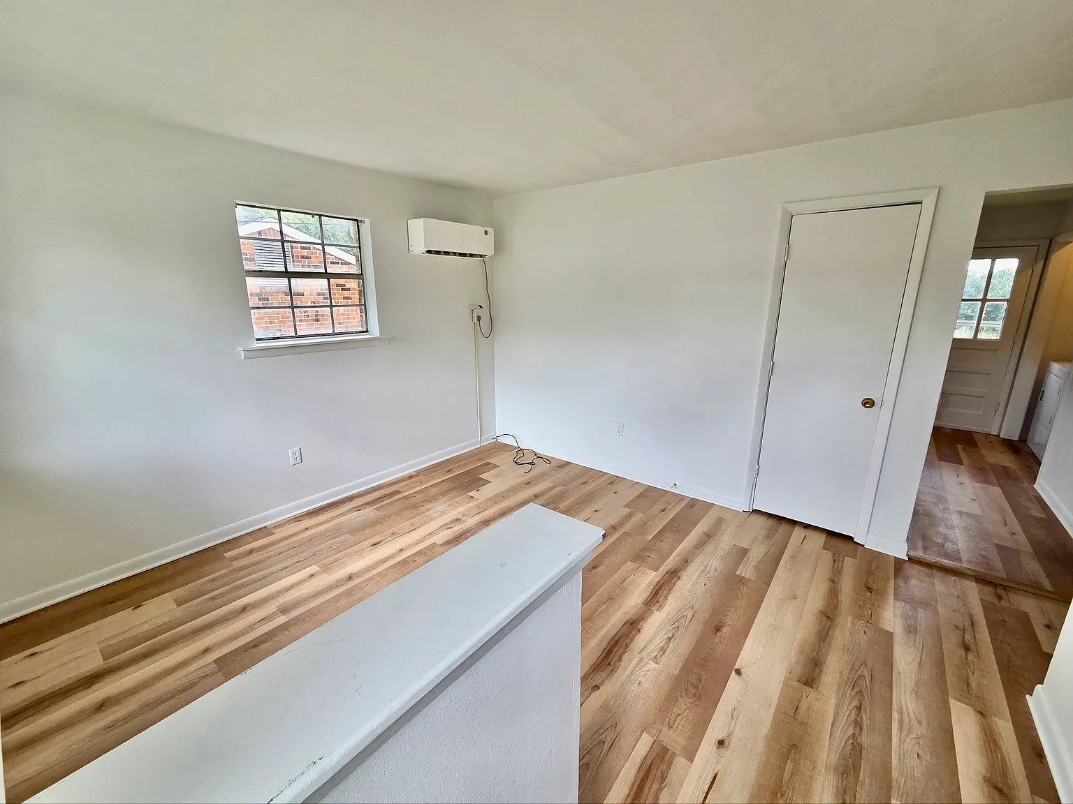 1354 Gillette Ave SE — Photo 2