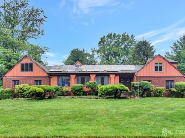 25 Deer Path, Holmdel, NJ 07733