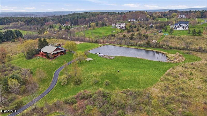 4th image of 425 Bullock Road