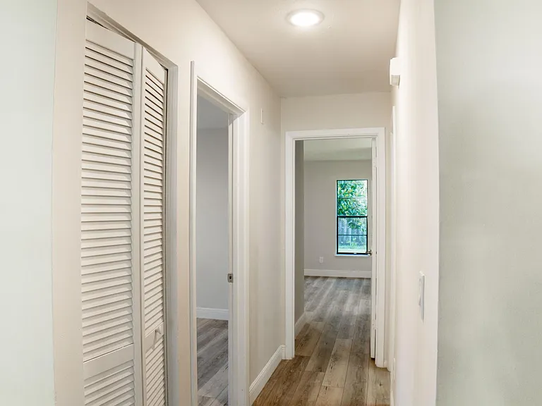 1702 Sanford Ave — Photo 11