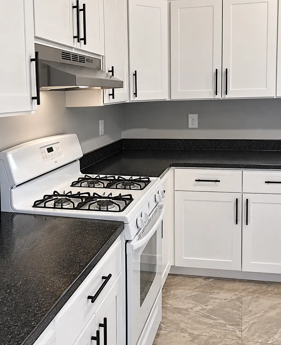 101 Redwood Ave — Photo 1
