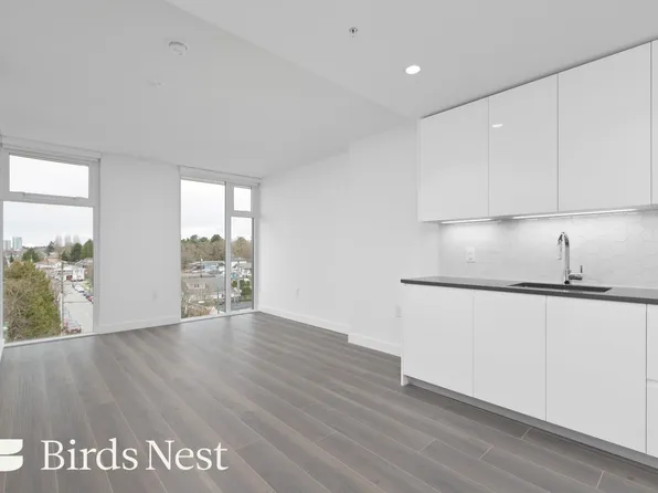 8138 Fraser St #503, Vancouver, BC V5X 0J8