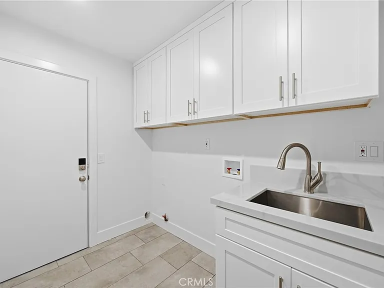 520 W Country Hls — Photo 26