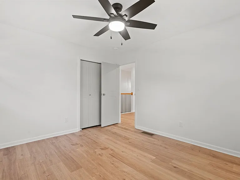 599 Buckingham Ln — Photo 18