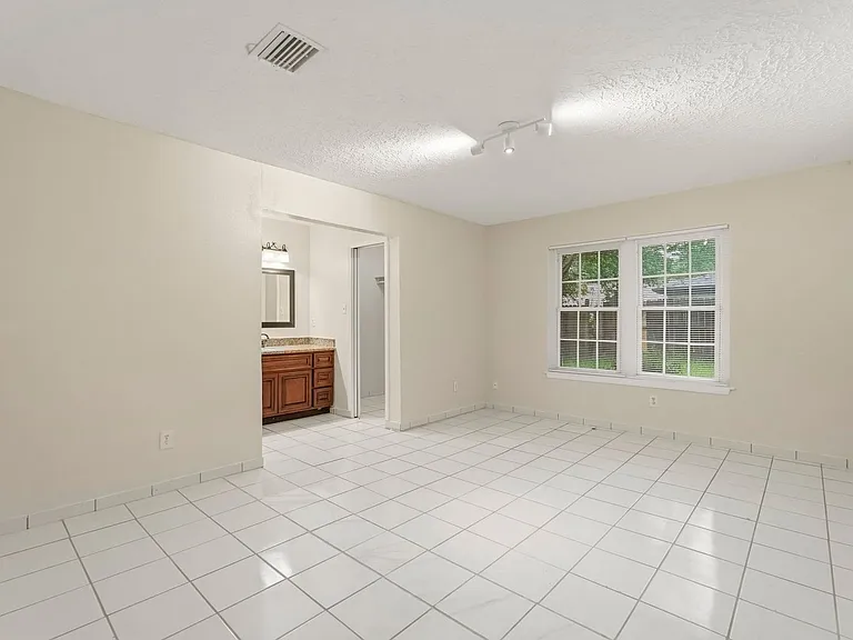423 Pickford Dr — Photo 21