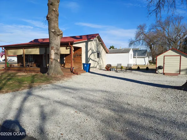 1001 E 12th St, Lamar, MO 64759
