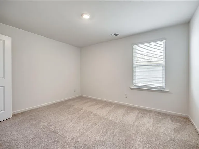 49 Kestrel Dr — Photo 23