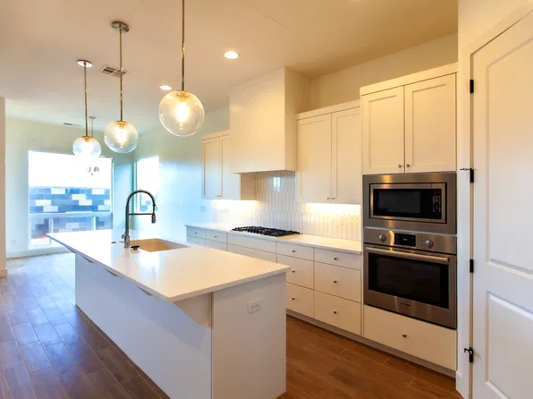 2048 W Monument Valley Rd, Hurricane, UT 84737