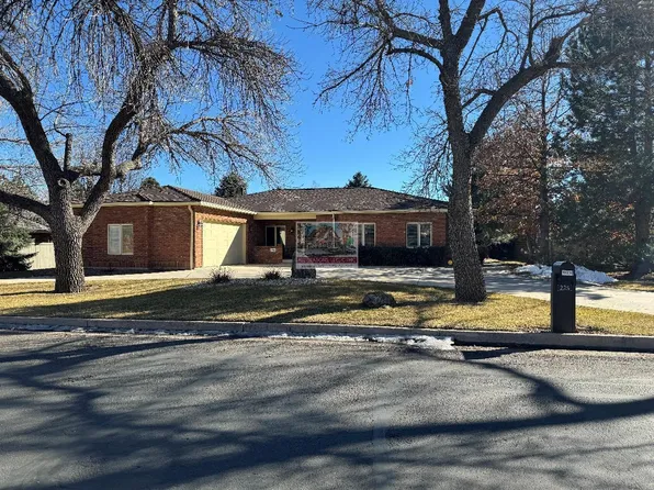 225 Spring Grove Way, Colorado Springs, CO 80906