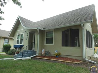 1032 SW Randolph Ave, Topeka, KS 66604